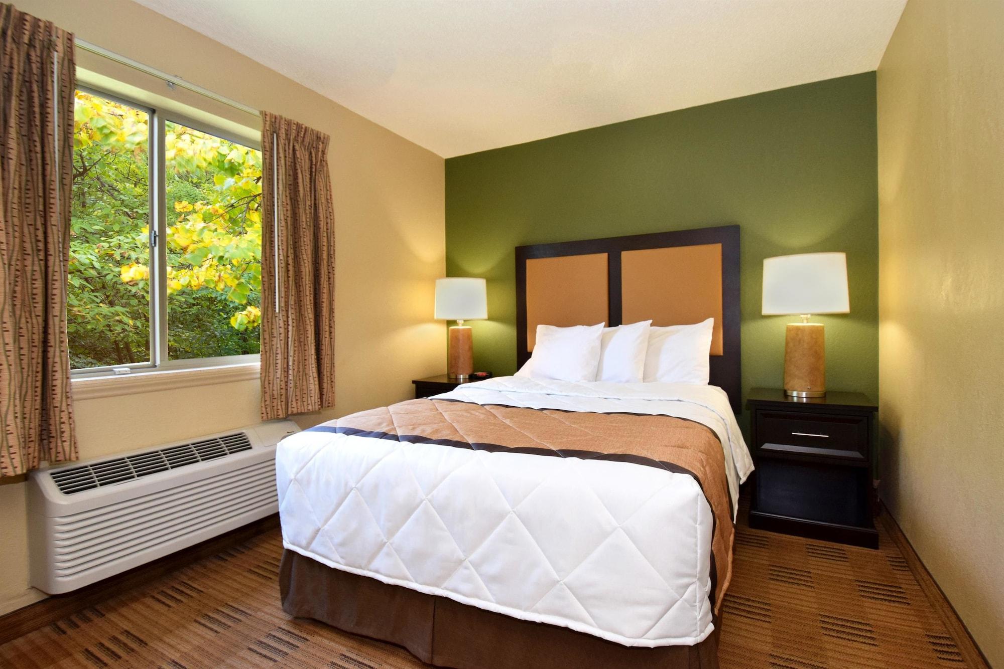 Extended Stay America Select Suites - Rockford - State Street Экстерьер фото