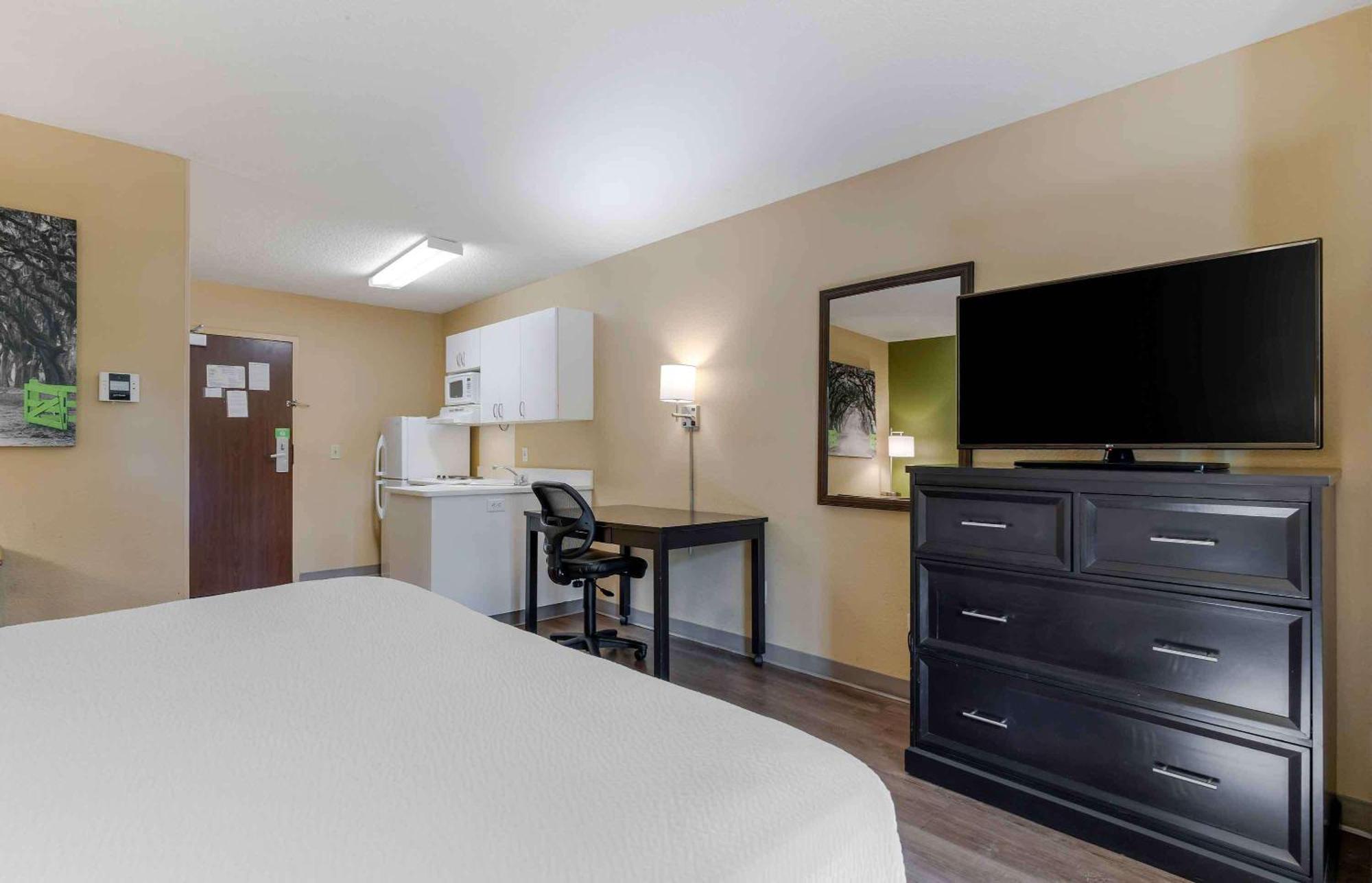 Extended Stay America Select Suites - Rockford - State Street Экстерьер фото