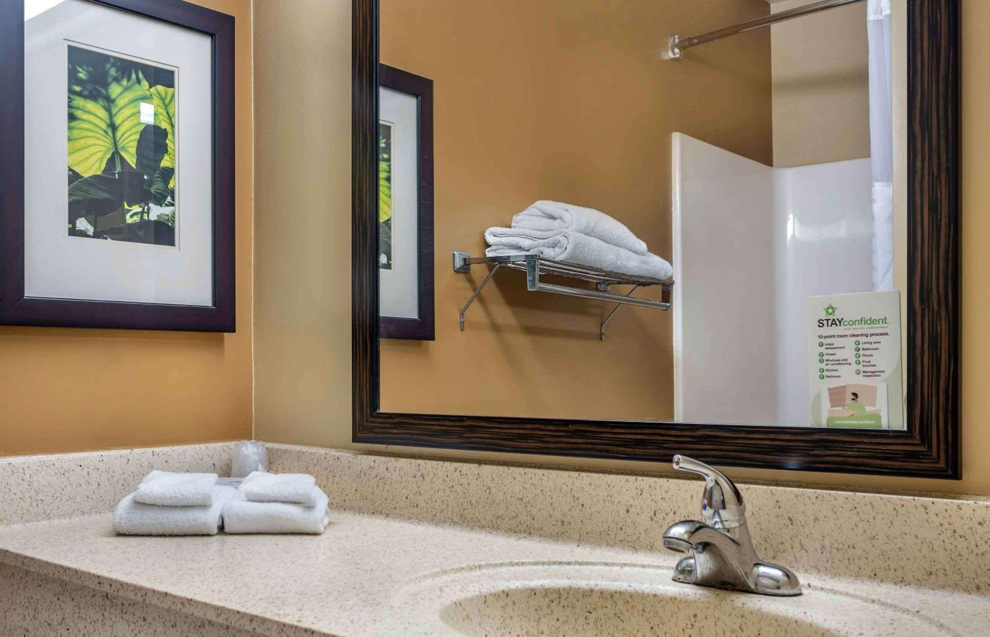 Extended Stay America Select Suites - Rockford - State Street Экстерьер фото