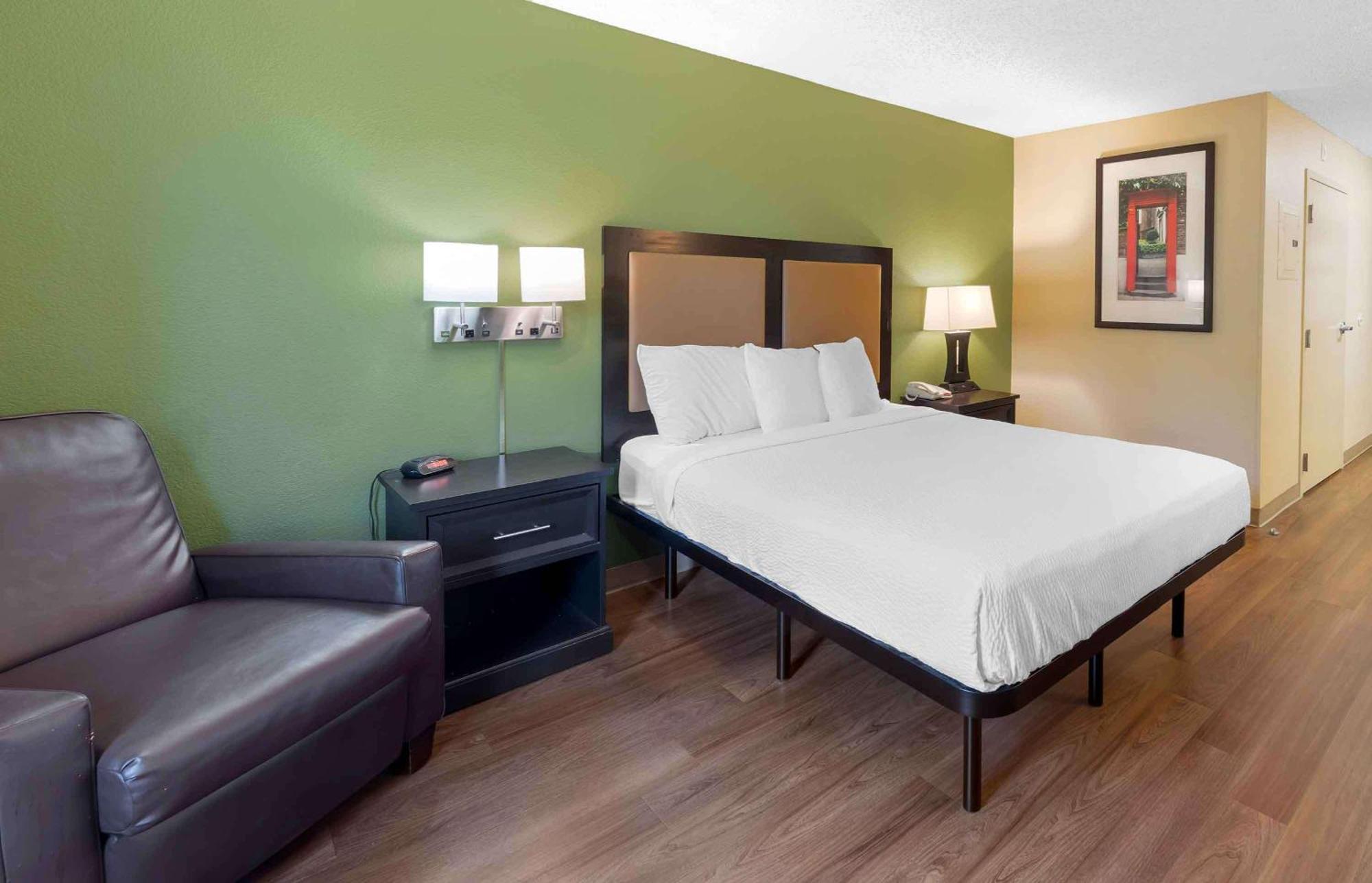 Extended Stay America Select Suites - Rockford - State Street Экстерьер фото